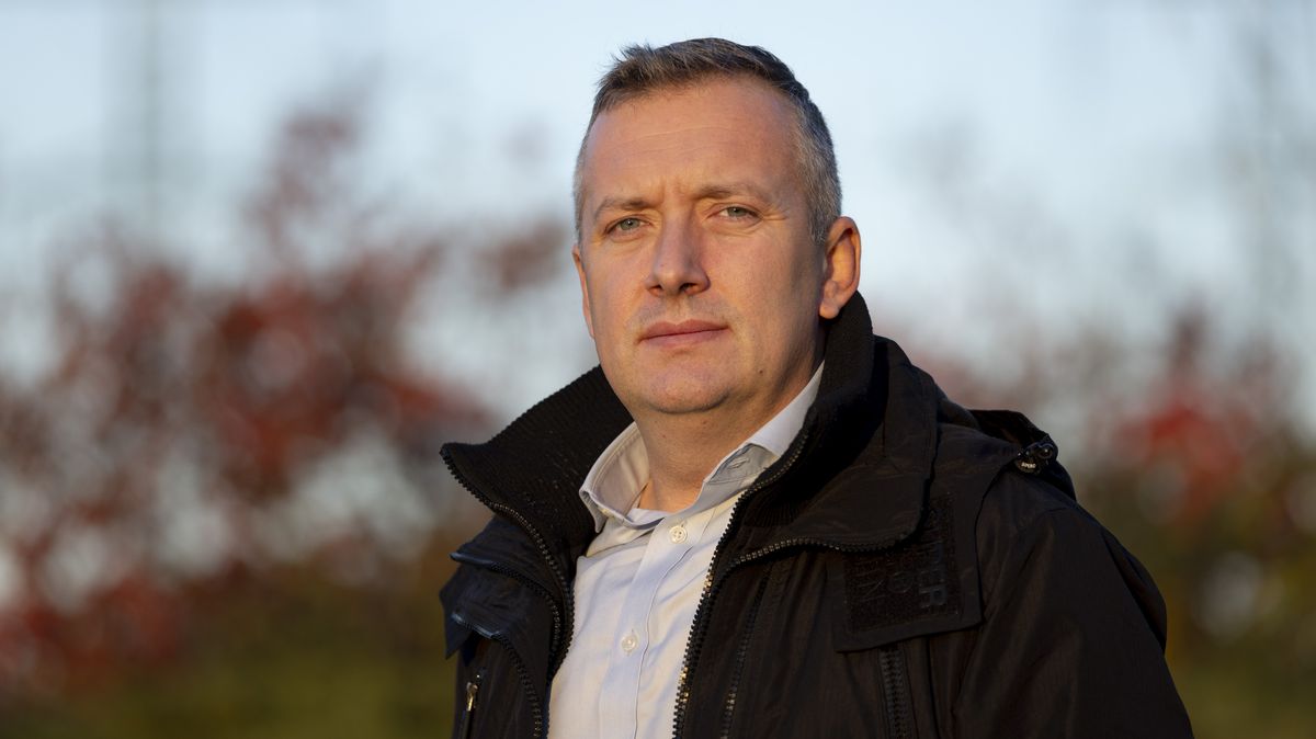 Kdo vymyslel bankovku s Michlem? Nejde to hodit na ty dole, říká bývalý šéf